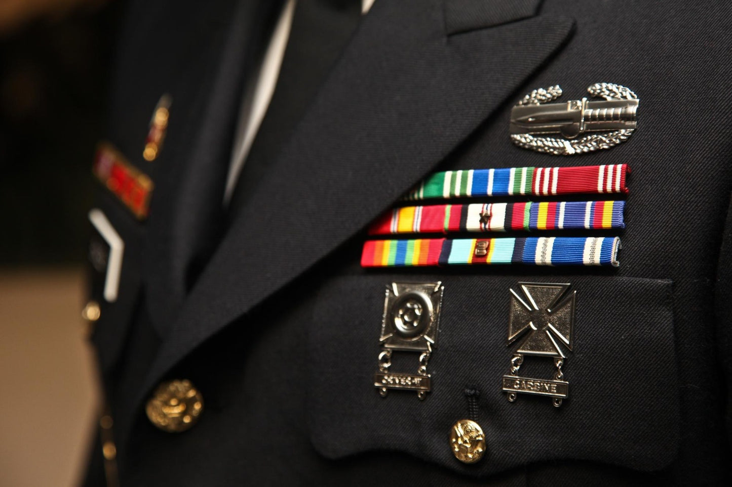 Military Ribbon Bar & Qualification Badge Set – Dress Uniform Insignia Collection